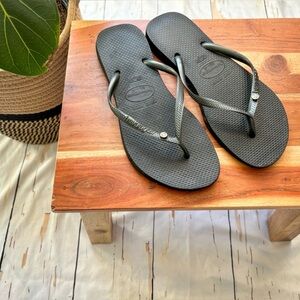 Women's Slim Crystal Flip Flops